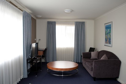 Ramada Encore Belconnen - VIC Tourism 17