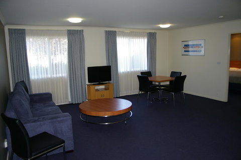 Ramada Encore Belconnen - VIC Tourism 18