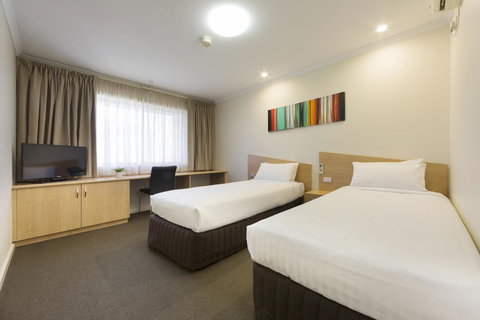 Ramada Encore Belconnen - VIC Tourism 5