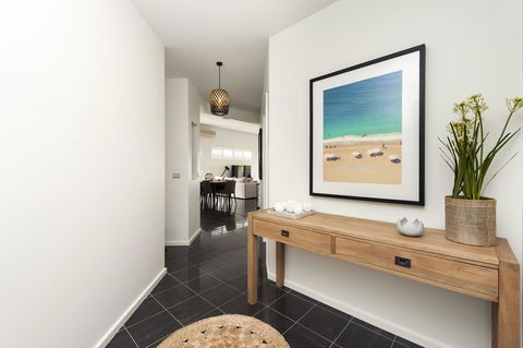 Mollymook Beachfront Penthouse 9 - VIC Tourism 7