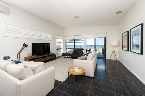 Mollymook Beachfront Penthouse 9 - VIC Tourism 1