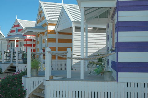 Beach Huts Middleton - VIC Tourism 0