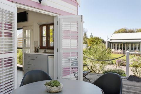 Beach Huts Middleton - VIC Tourism 23