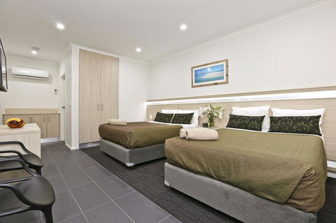Morphettville Motor Inn - VIC Tourism 1