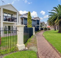 Port Adelaide Harbourside House - VIC Tourism