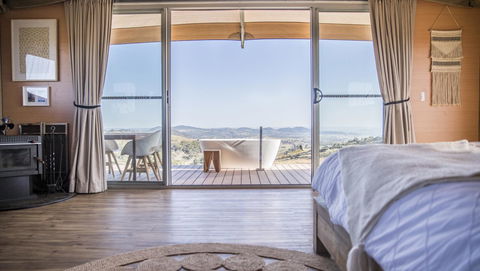 Kangaroo Island Seafront - VIC Tourism 3