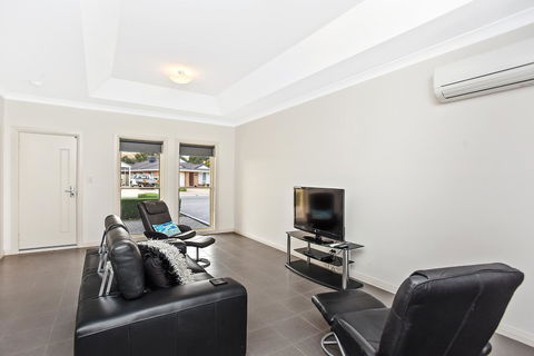 'The Hidden Diamond' - Normanville - VIC Tourism 13