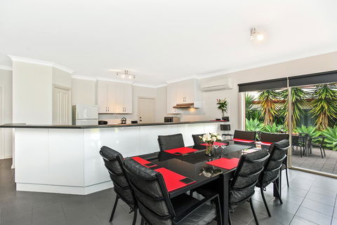 'The Hidden Diamond' - Normanville - VIC Tourism 12