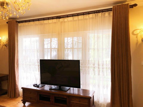 Beautiful Garden House - VIC Tourism 6