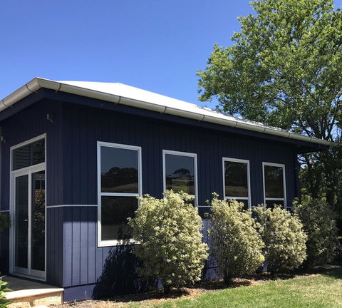 S T U D I O 22 Peaceful Retreat With Garden Views - VIC Tourism 15