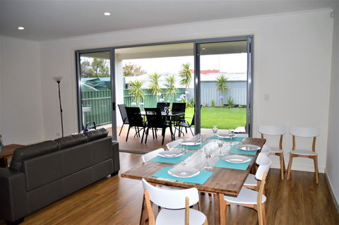 Eastern Breeze - VIC Tourism 3