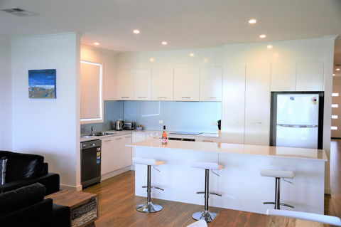 Eastern Breeze - VIC Tourism 1