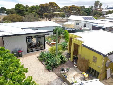 Sinclair Eco House - VIC Tourism 15