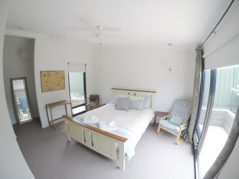 Sinclair Eco House - VIC Tourism 8