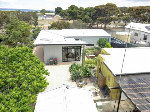 Sinclair Eco House - VIC Tourism 5