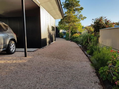 Sinclair Eco House - VIC Tourism 24