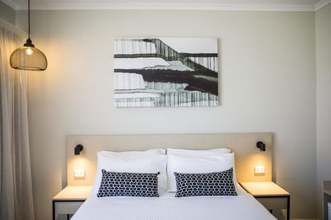 Nightcap At Finsbury Hotel - VIC Tourism 24