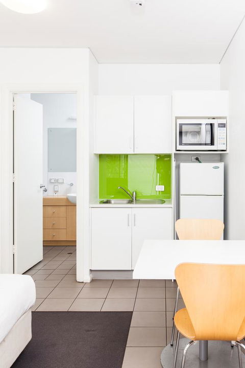 Majestic Oasis Apartments - VIC Tourism 28