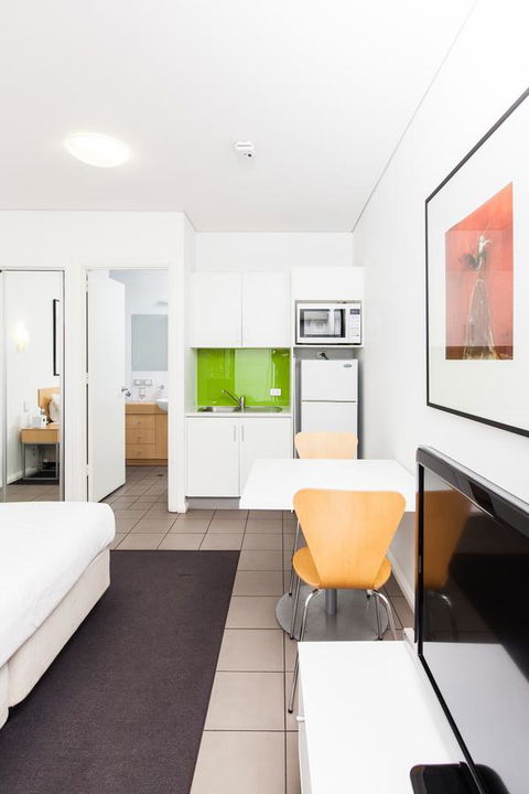 Majestic Oasis Apartments - VIC Tourism 27
