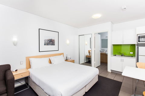 Majestic Oasis Apartments - VIC Tourism 29