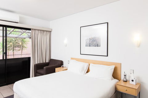 Majestic Oasis Apartments - VIC Tourism 30
