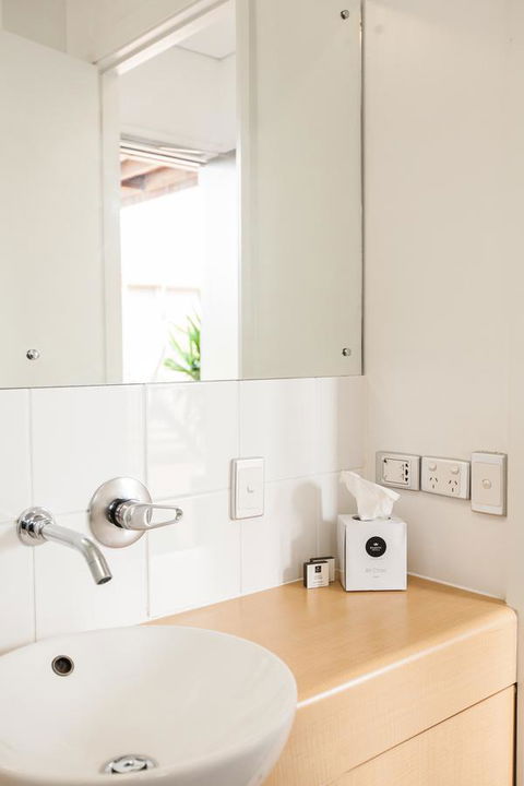 Majestic Oasis Apartments - VIC Tourism 10