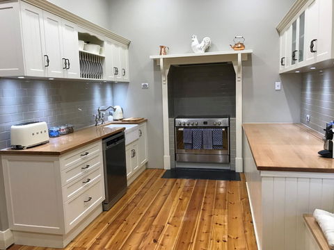 Ambrosia Holiday Home - VIC Tourism 8