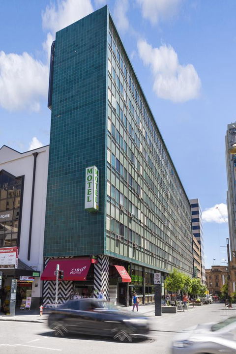 Cosmo On Bank - VIC Tourism 15