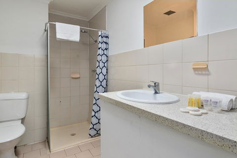 Cosmo On Bank - VIC Tourism 12