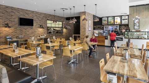 Oaks Adelaide Embassy Suites - VIC Tourism 3