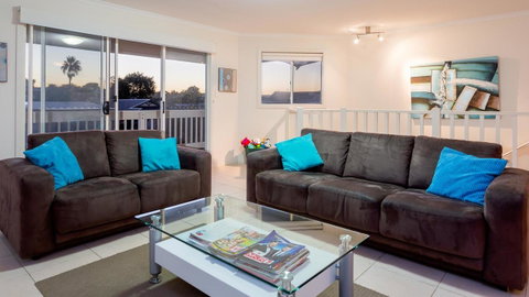 Rocks Beach House Victor Harbor - VIC Tourism 5