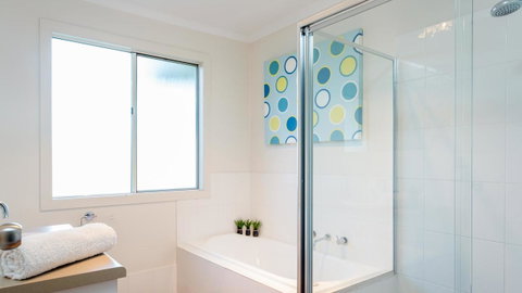 Rocks Beach House Victor Harbor - VIC Tourism 8