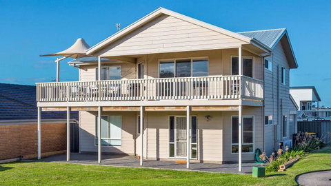 Rocks Beach House Victor Harbor - VIC Tourism 0