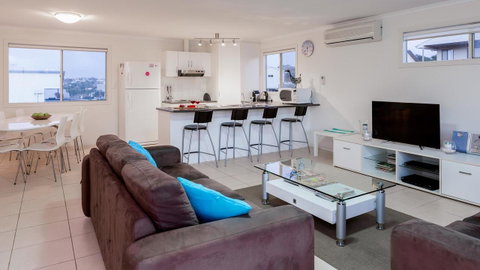 Rocks Beach House Victor Harbor - VIC Tourism 2