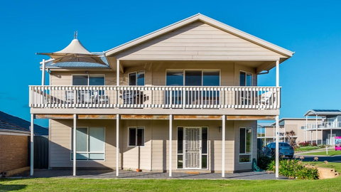 Rocks Beach House Victor Harbor - VIC Tourism 9