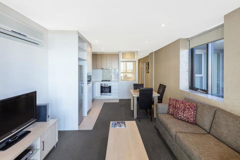 IStay Precinct Adelaide - VIC Tourism 24