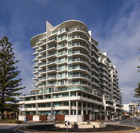 Oaks Liberty Towers - VIC Tourism