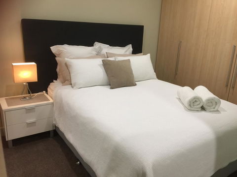 Beachside Luxury Getaway In Glenelg - VIC Tourism 9