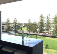 Beachside Luxury getaway in Glenelg - VIC Tourism