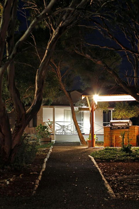 Cape Jervis Holiday Units - VIC Tourism 12