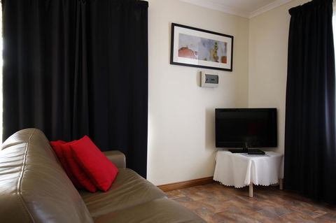 Cape Jervis Holiday Units - VIC Tourism 3