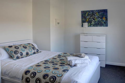 Aart Apartments - VIC Tourism 24