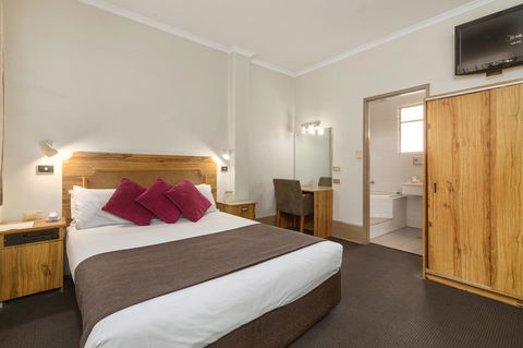 Adelaide Paringa - VIC Tourism 9