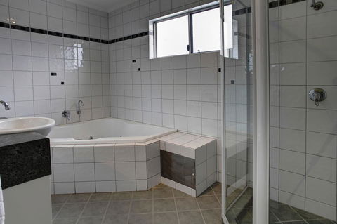 Tasman Beachside Apartment - VIC Tourism 10