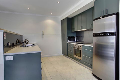Tasman Beachside Apartment - VIC Tourism 3