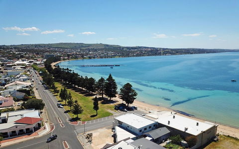 Tasman Beachside Apartment - VIC Tourism 1