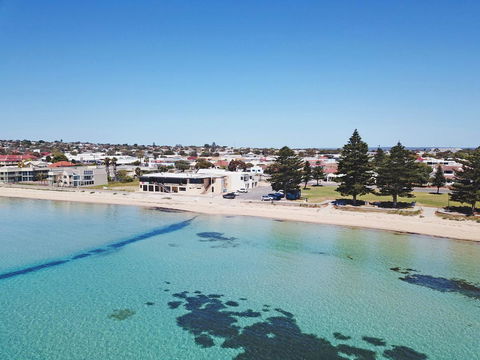 Tasman Beachside Apartment - VIC Tourism 12