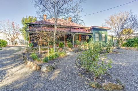 Tanunda Cottages - VIC Tourism 9