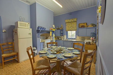 Tanunda Cottages - VIC Tourism 12