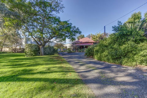 Tanunda Cottages - VIC Tourism 18